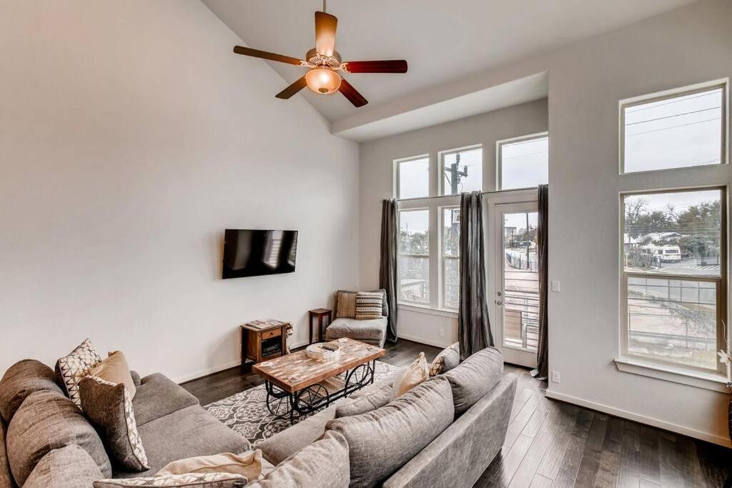 Fam Friendly 5 Bed Blocks To Pearl/riverwalk! Сasa de vacaciones