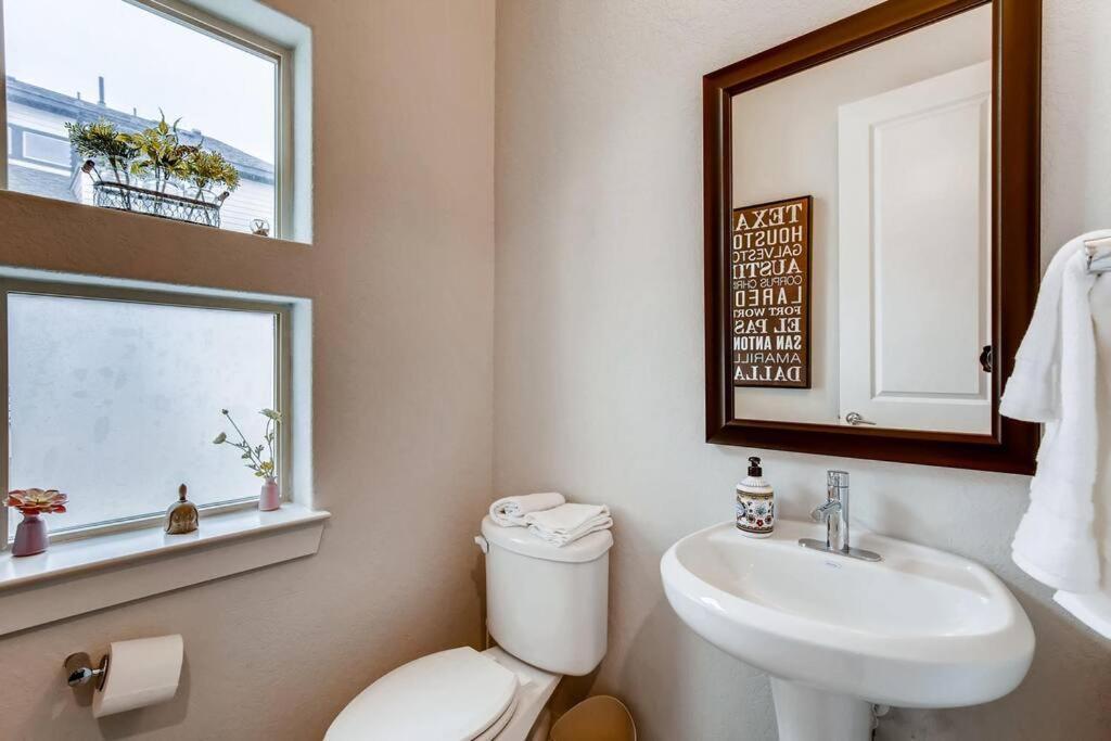 Сasa de vacaciones Fam Friendly 5 Bed Blocks To Pearl/riverwalk! *